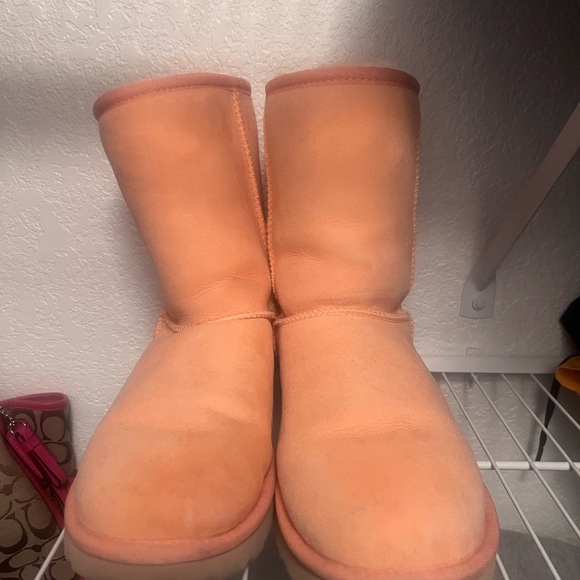 Women’s UGGS-Coral - Picture 4 of 4